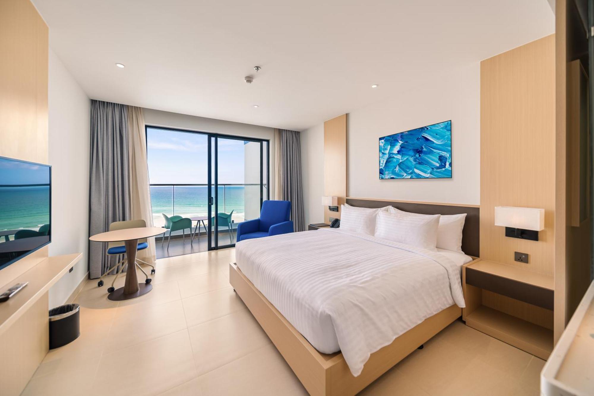 The Empyrean Cam Ranh Beach Resort Exterior photo