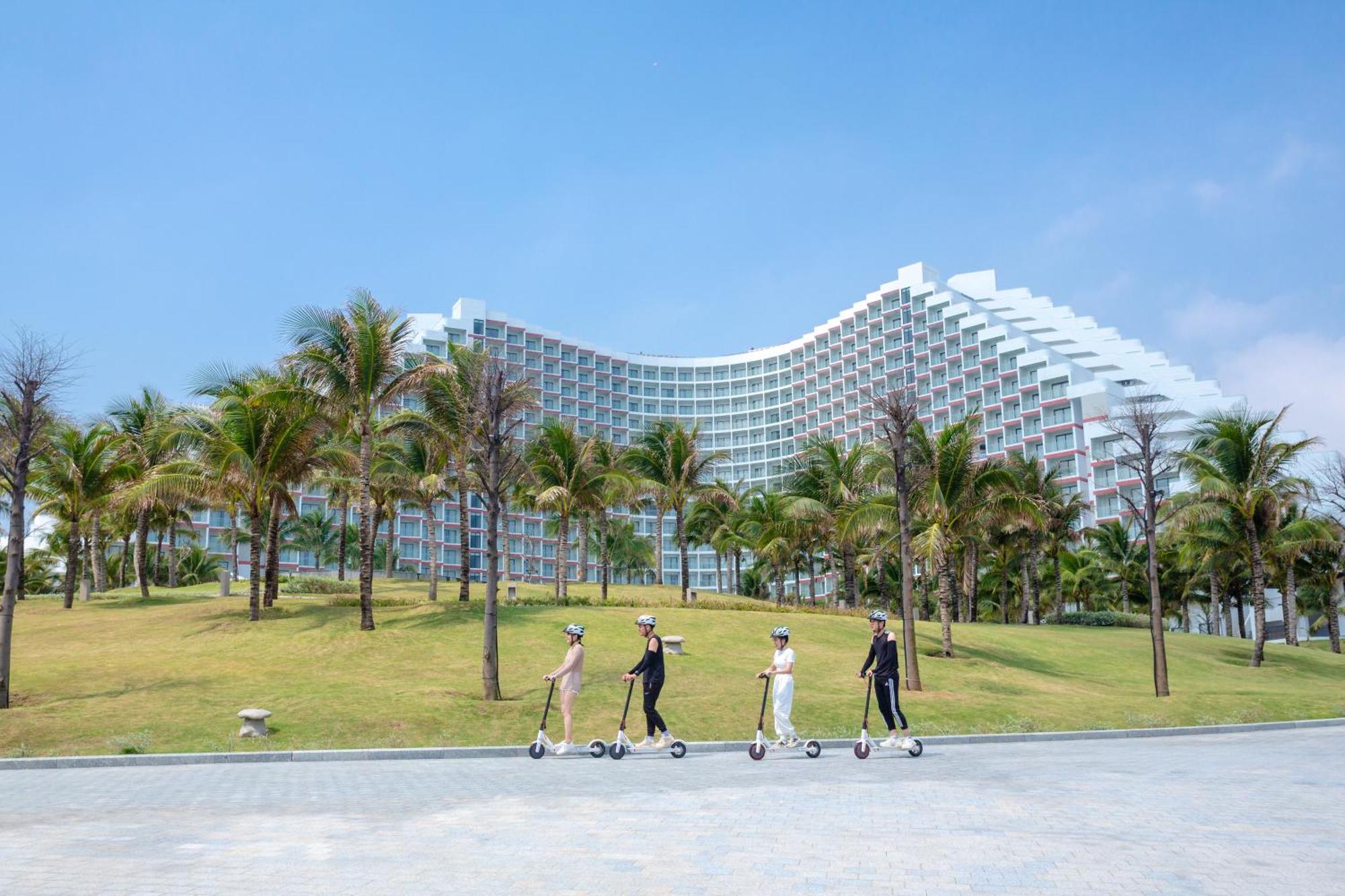 The Empyrean Cam Ranh Beach Resort Exterior photo